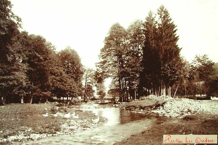 Původní koryto Pstružné pod Ujčínem kolem r. 1900 